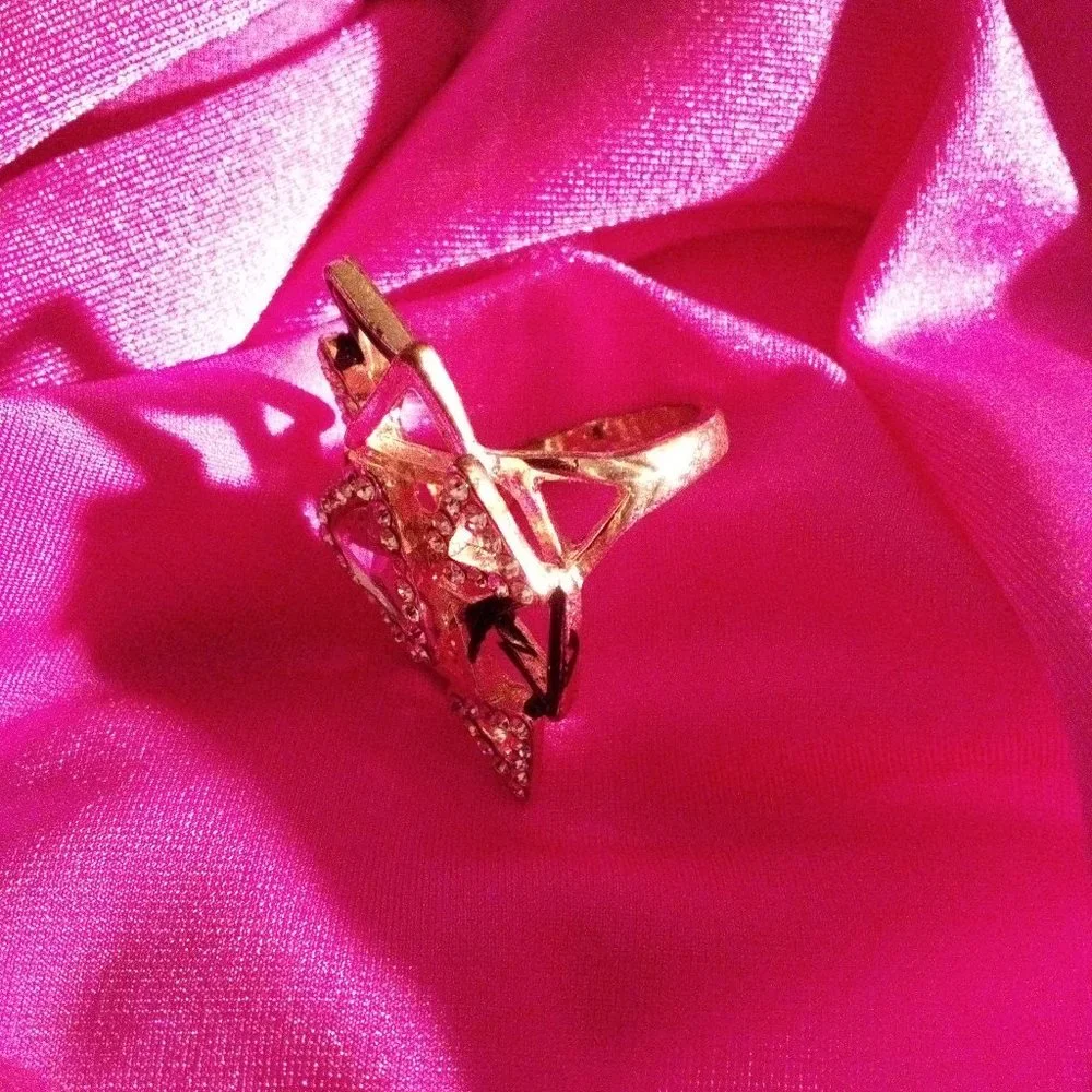 Tri Gold ring - Picture 3 of 15